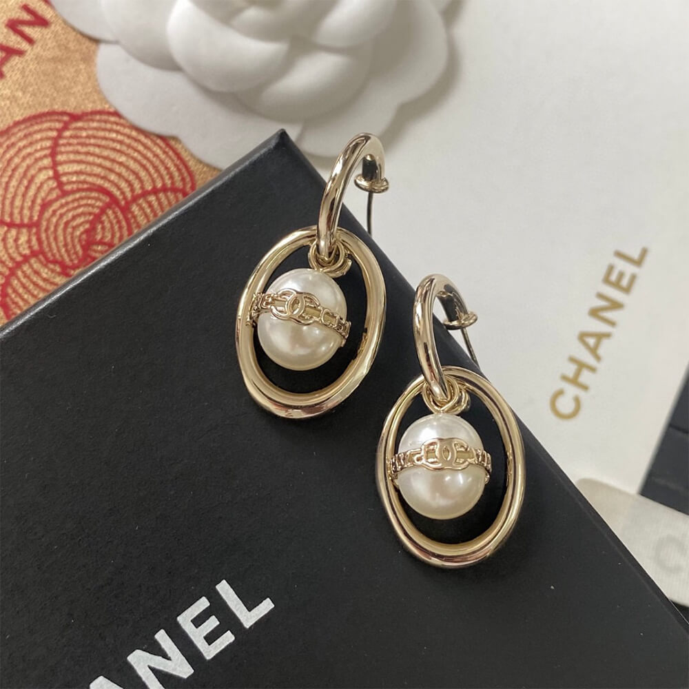 Ch**el PEARL EARRINGS