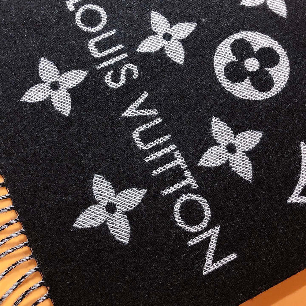 LV ESSENTIAL Scarf