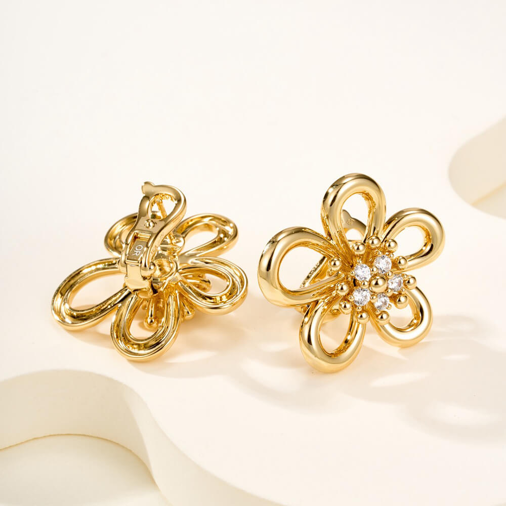 VCA Flowerlace Earrings