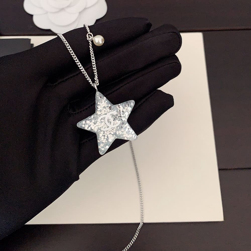 Ch**el necklace
