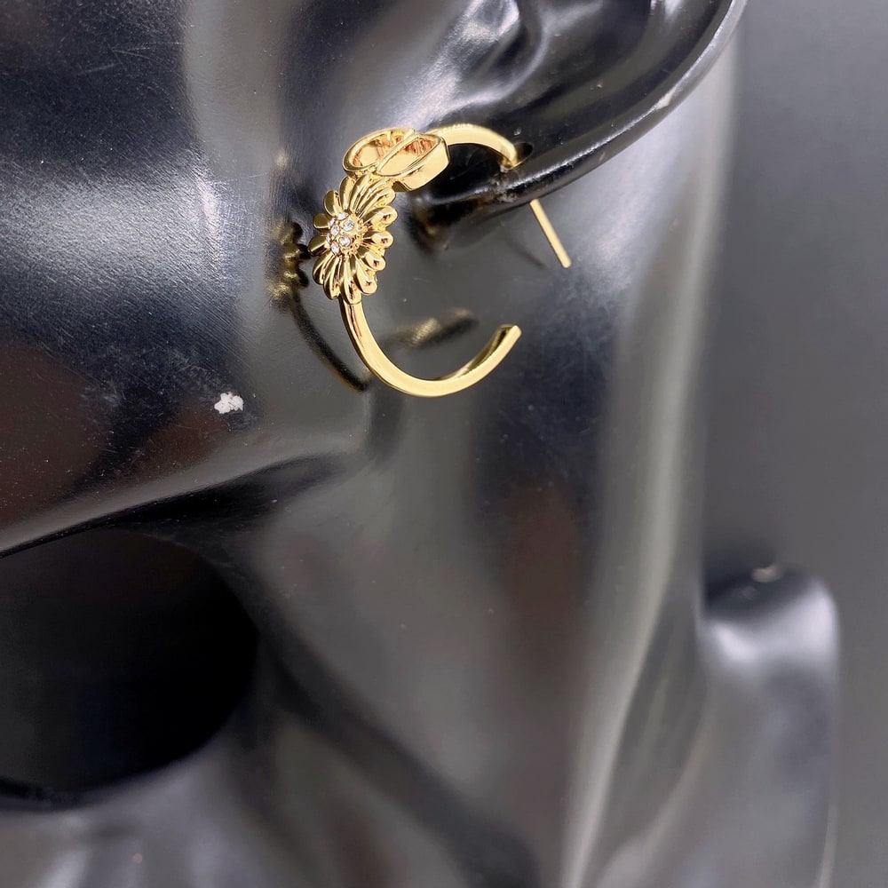 D10r CD Multi Flowers Hoop Earrings