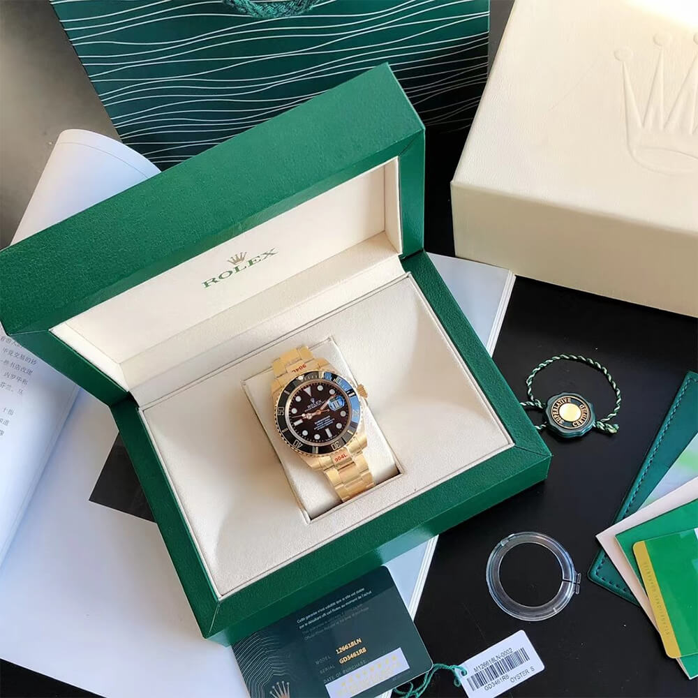 R01ex Submariner Date