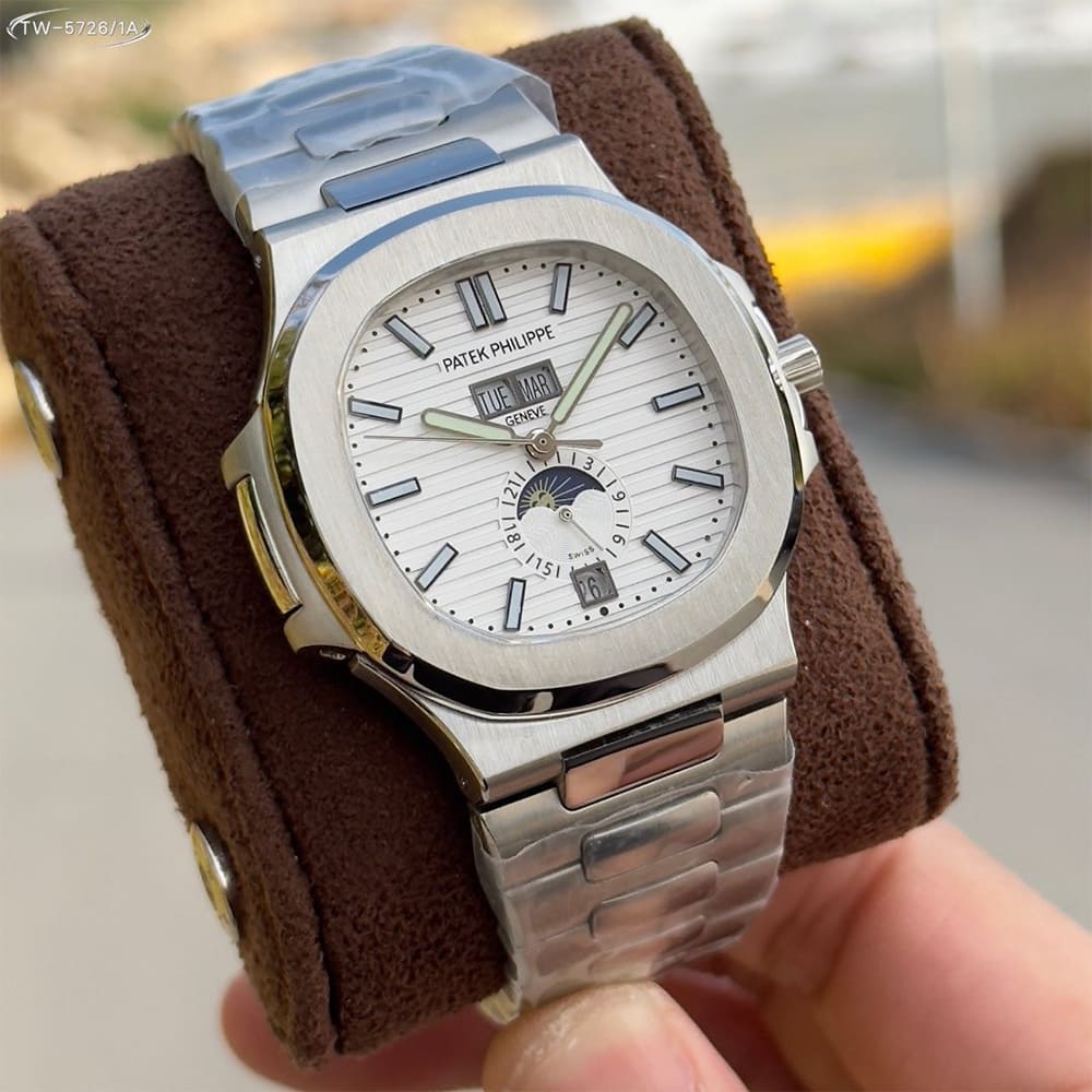 Pat*k Phi1i*pe Nautilus 5726