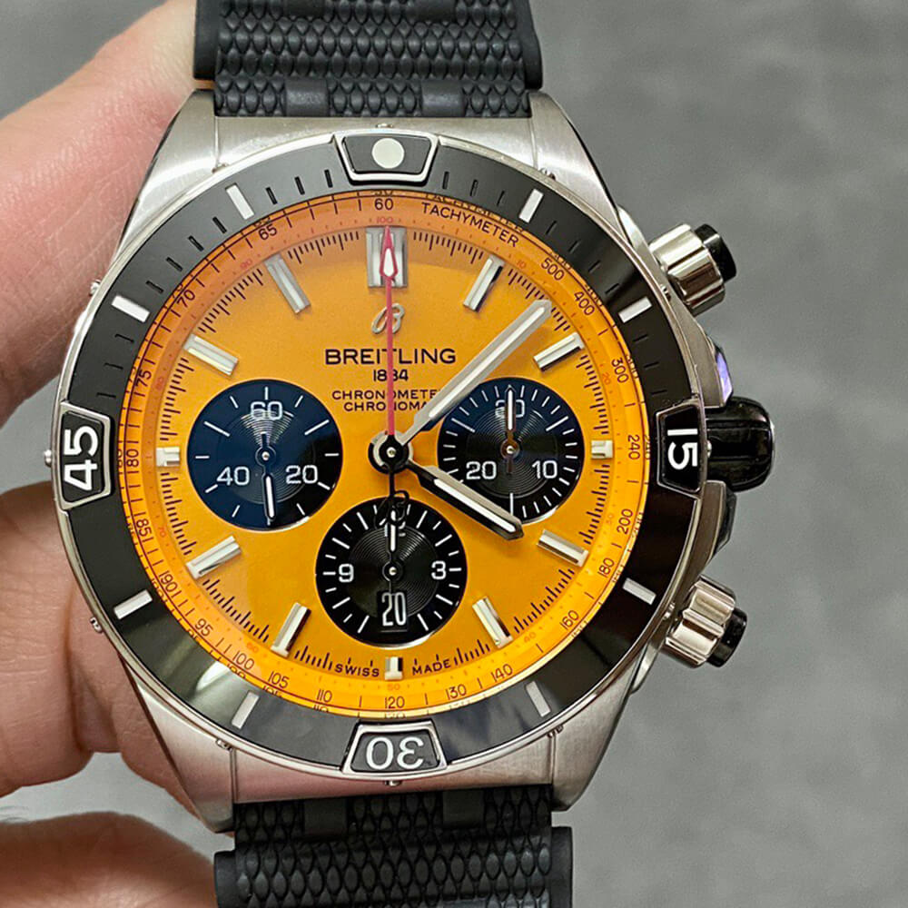 Breitling S*per Chronomat B01 44