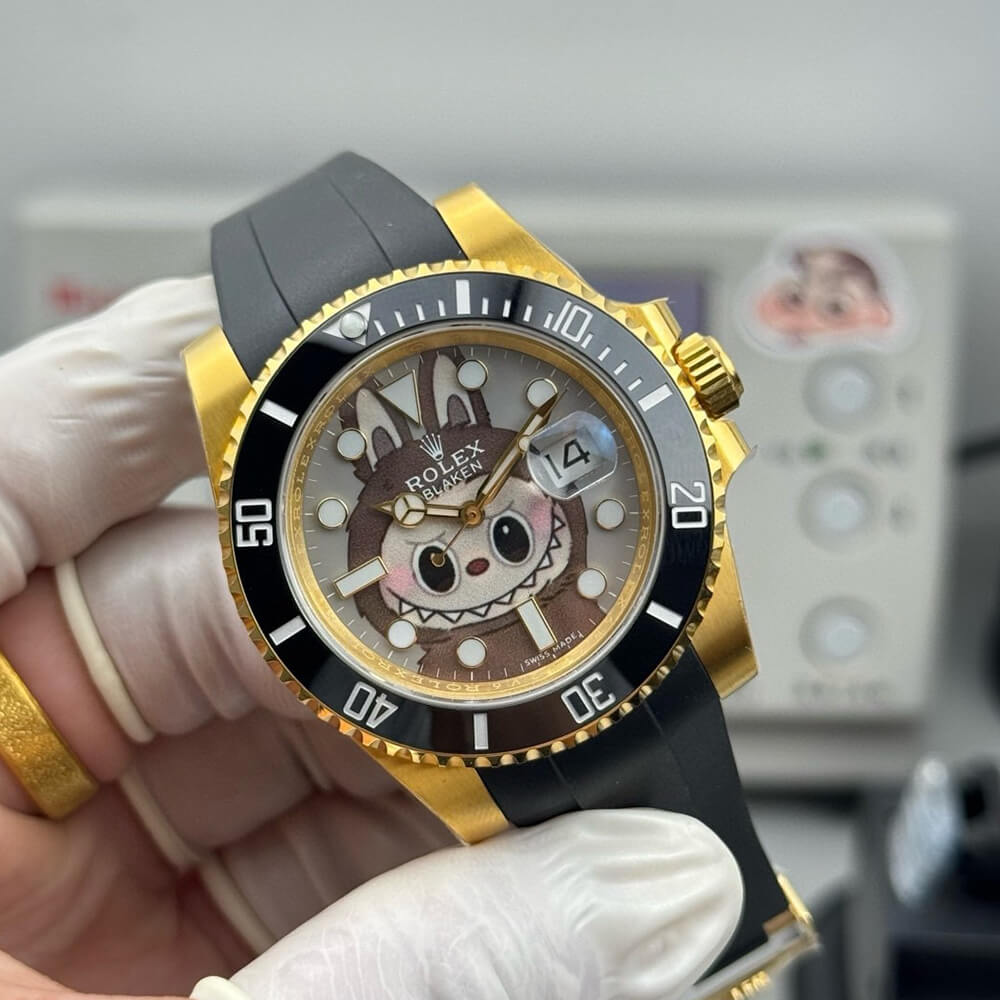 R01ex Submariner Labubu