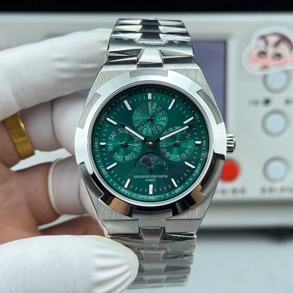 Vacheron C0nstan1n Overseas Chronograph