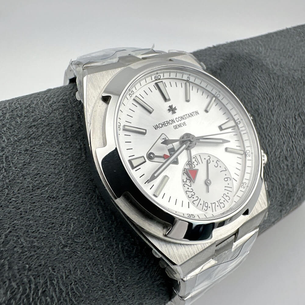 Vacheron C0nstan1n Overseas dual time