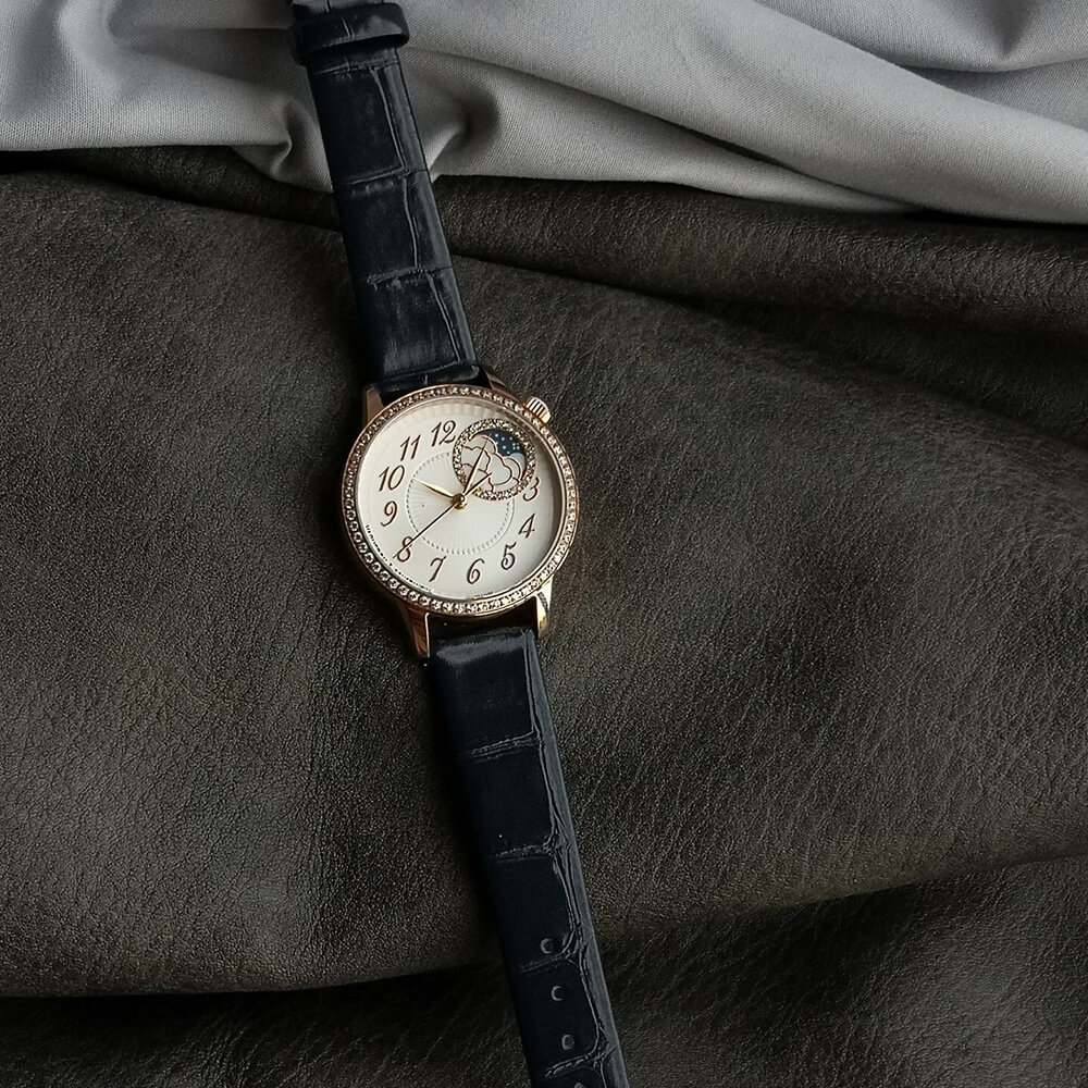 Vacheron C0nstan1n Egerie Moon phase