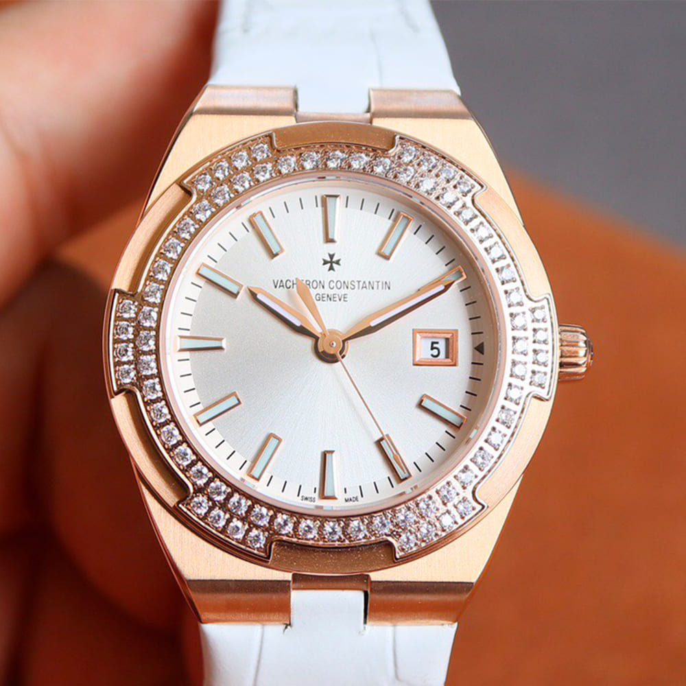 Vacheron C0nstan1n Overseas Self-winding