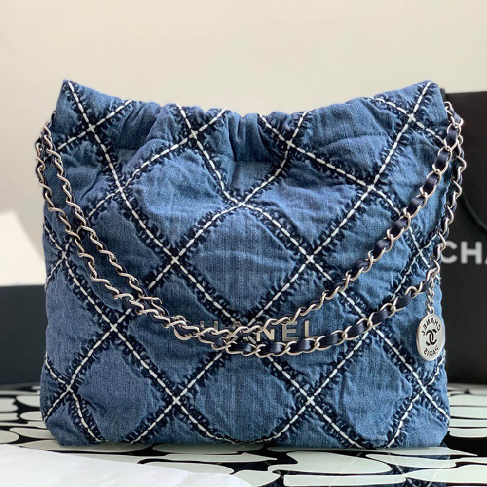 Ch**el 22 SMALL HANDBAG