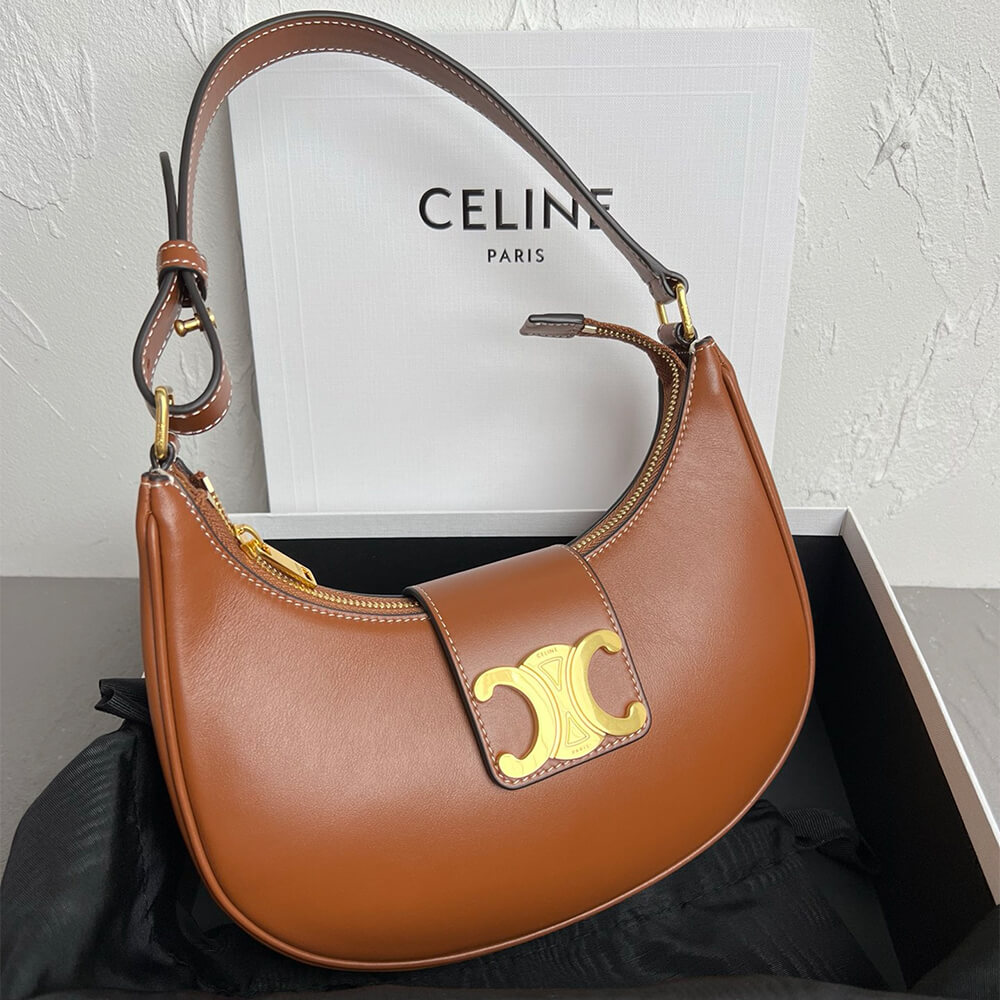 Ce1i*e MEDIUM AVA TRIOMPHE BAG in Calfskin