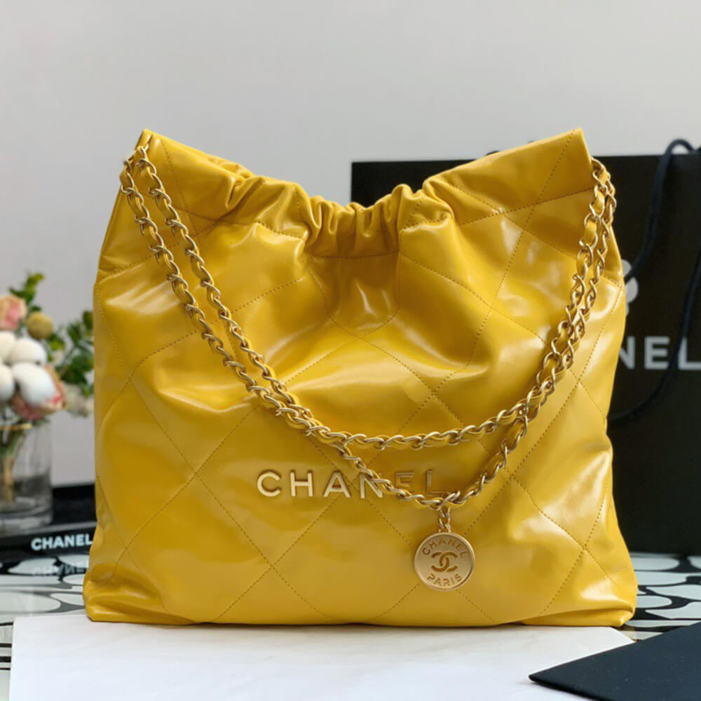 Ch**el 22 SMALL HANDBAG