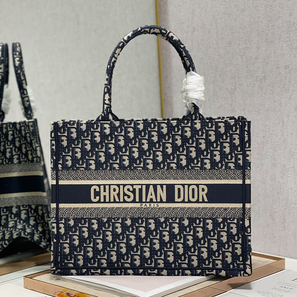 MEDIUM D10r BOOK TOTE