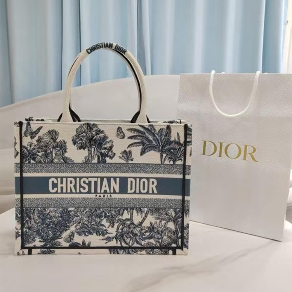 Medium D10r Book Tote