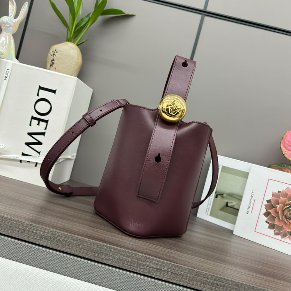 L0ew* Mini Pebble bucket in smooth calfskin(high-end grade)