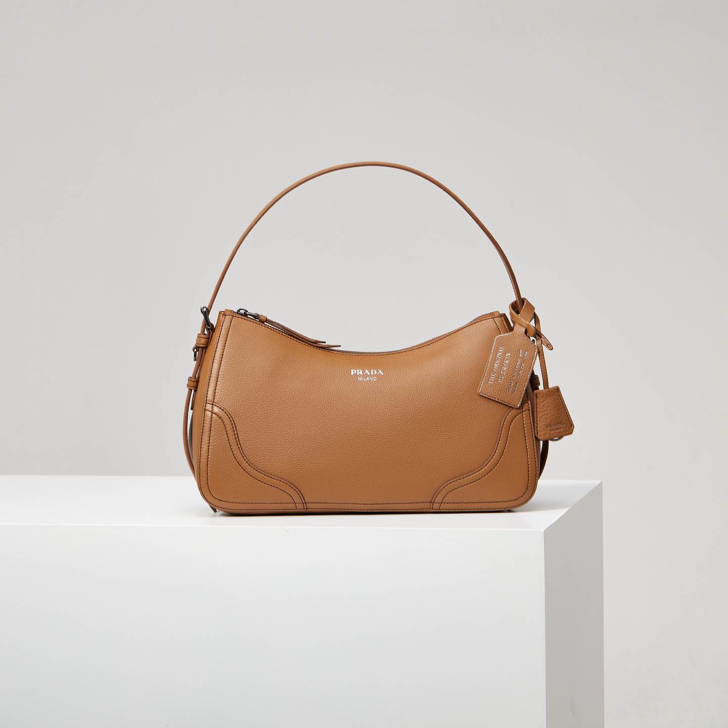 Pra*a Aimèe large leather shoulder bag(HIGH-END GRADE)