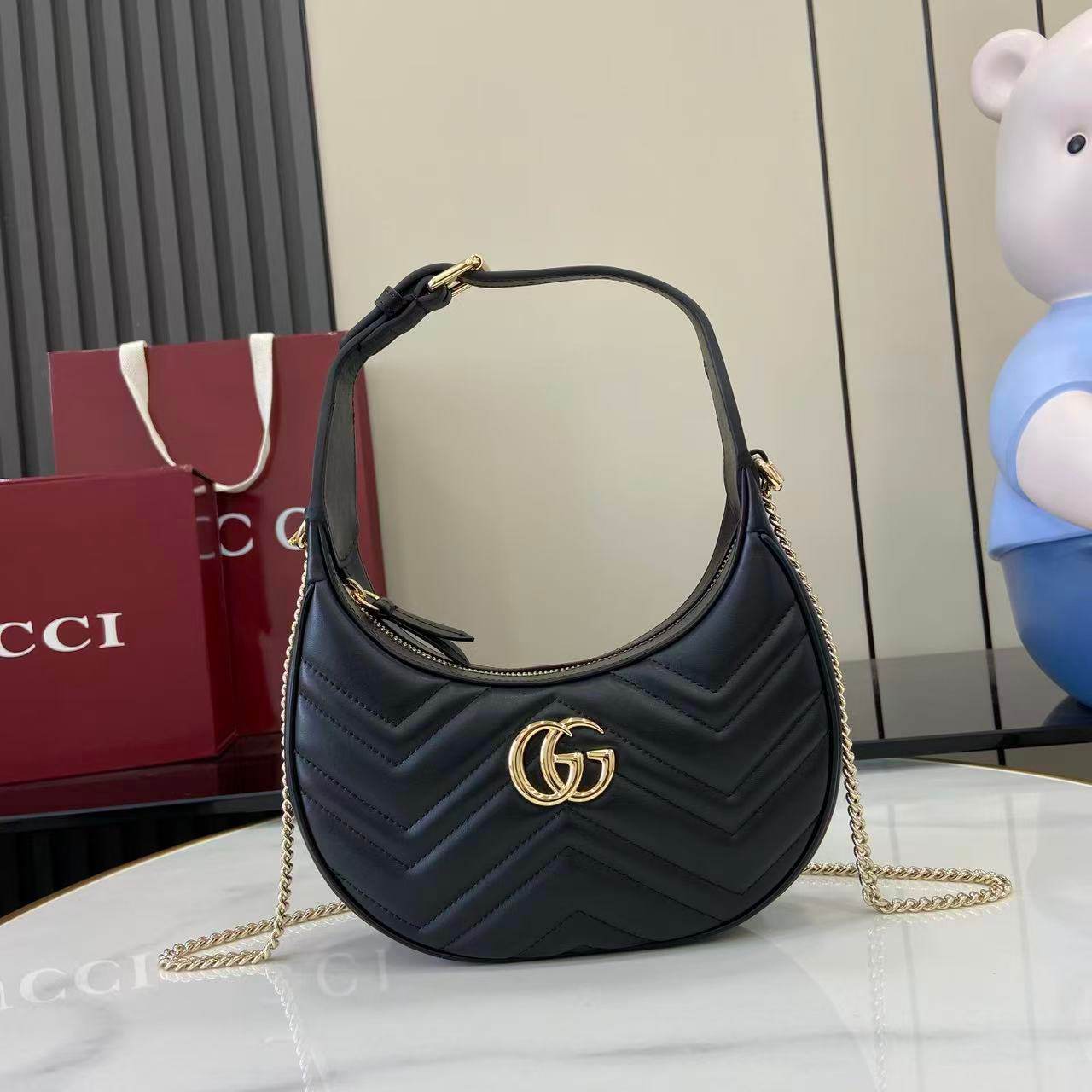 GG Marmont small shoulder bag