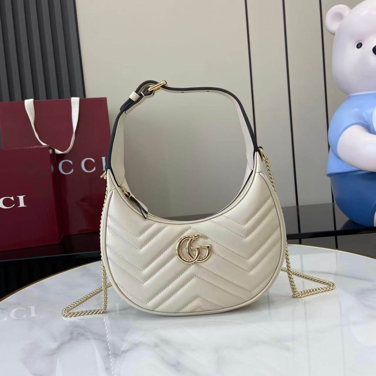 GG Marmont small shoulder bag