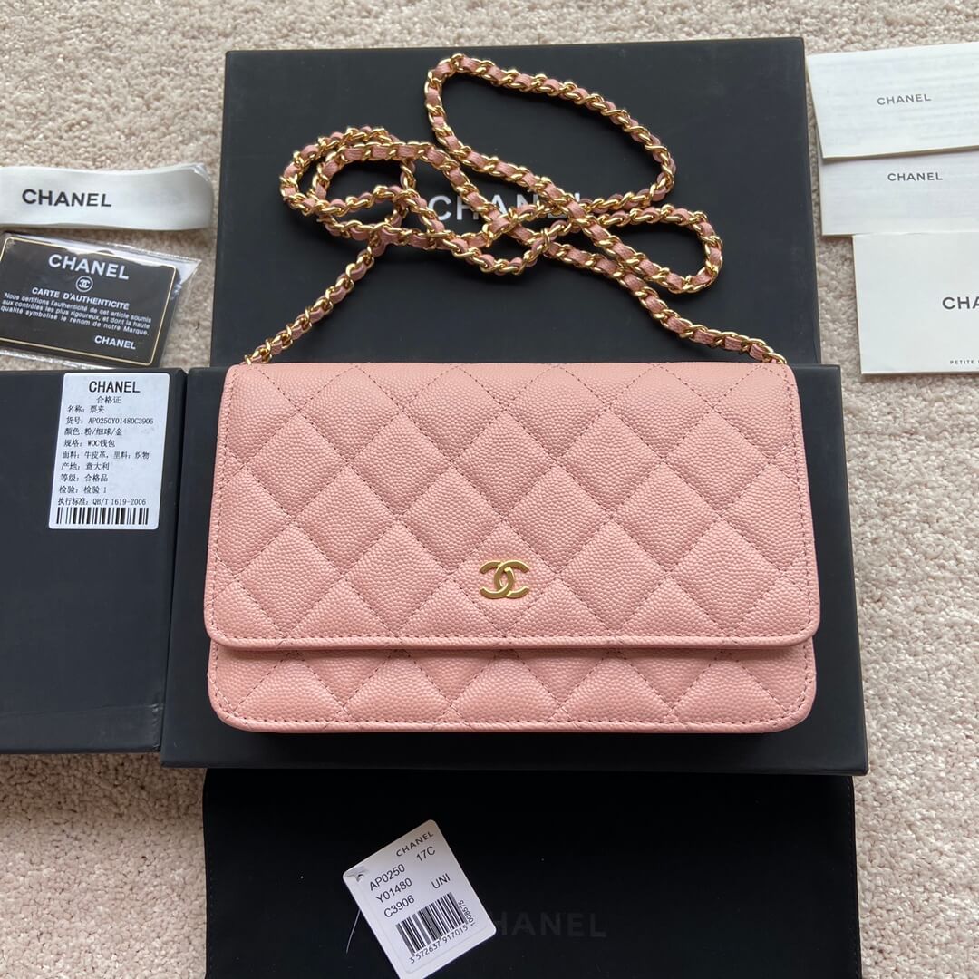 Ch**el classic chain wallet