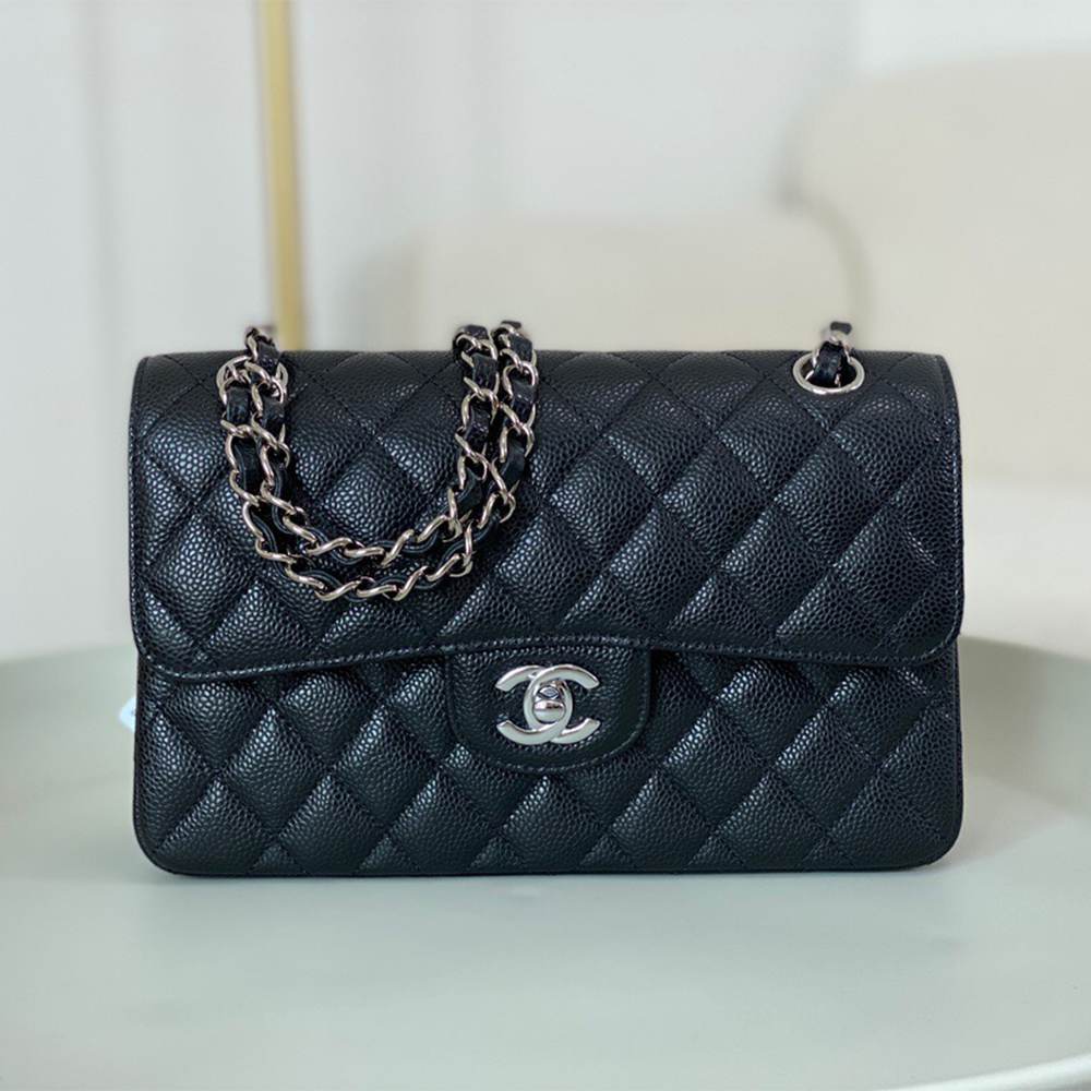 Ch**el SMALL CLASSIC HANDBAG