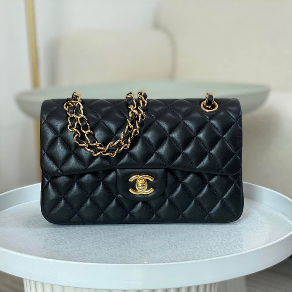 Ch**el SMALL CLASSIC HANDBAG