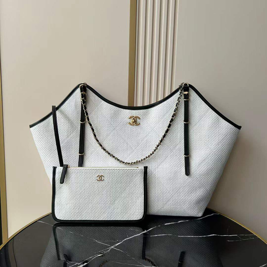 Ch**el MAXI SHOPPING BAG(HIGH-END GRADE)