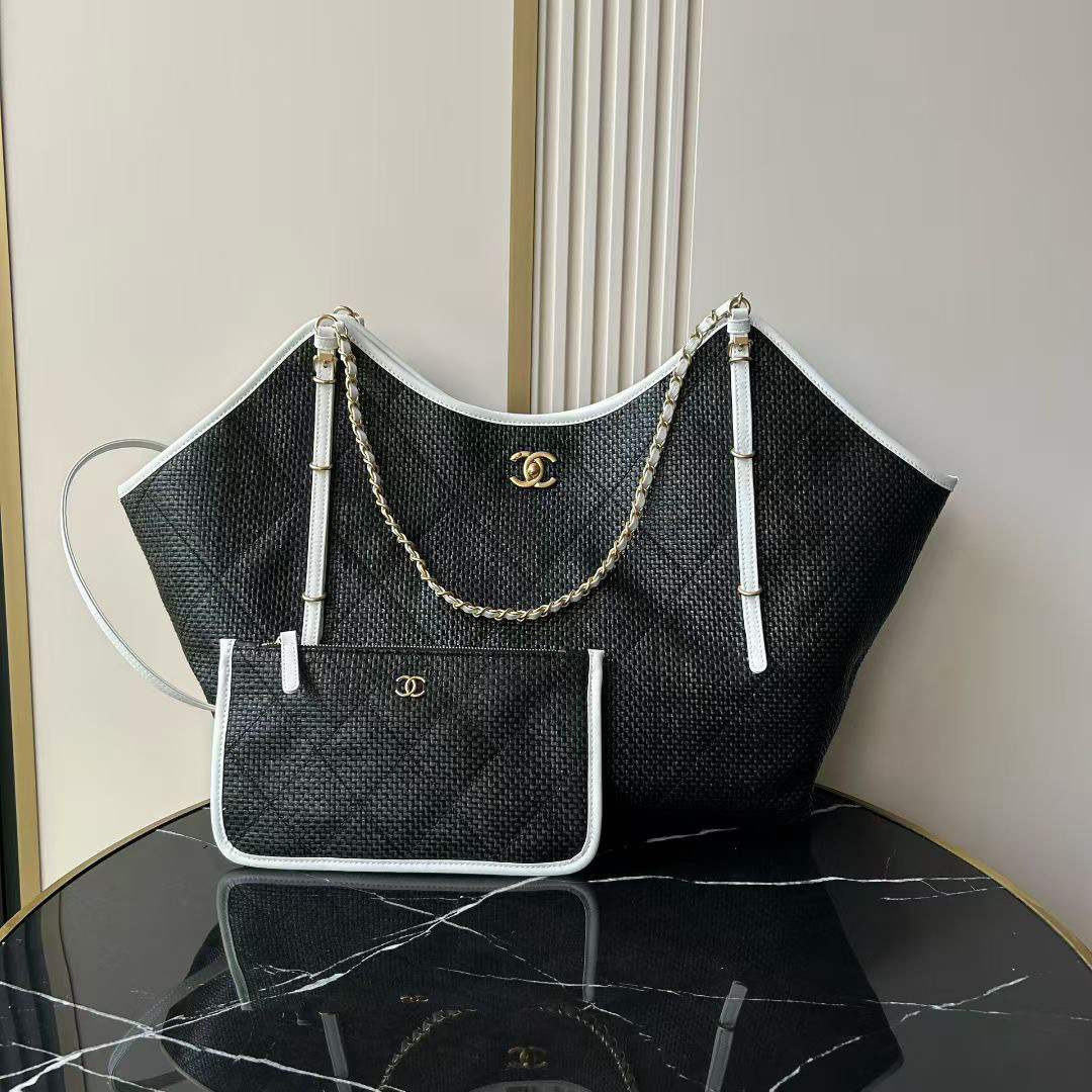 Ch**el MAXI SHOPPING BAG(HIGH-END GRADE)