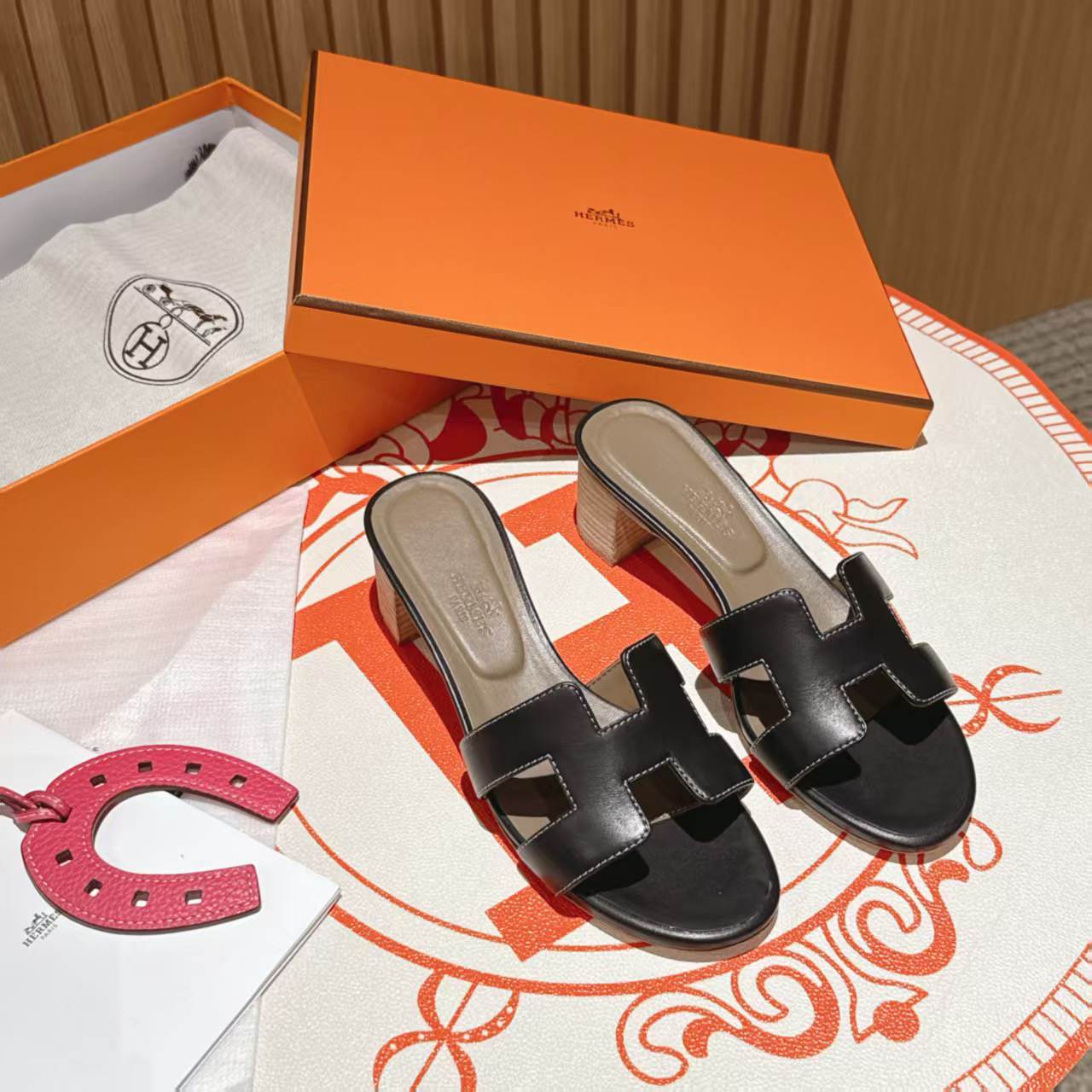 H**me5 Oasis sandal