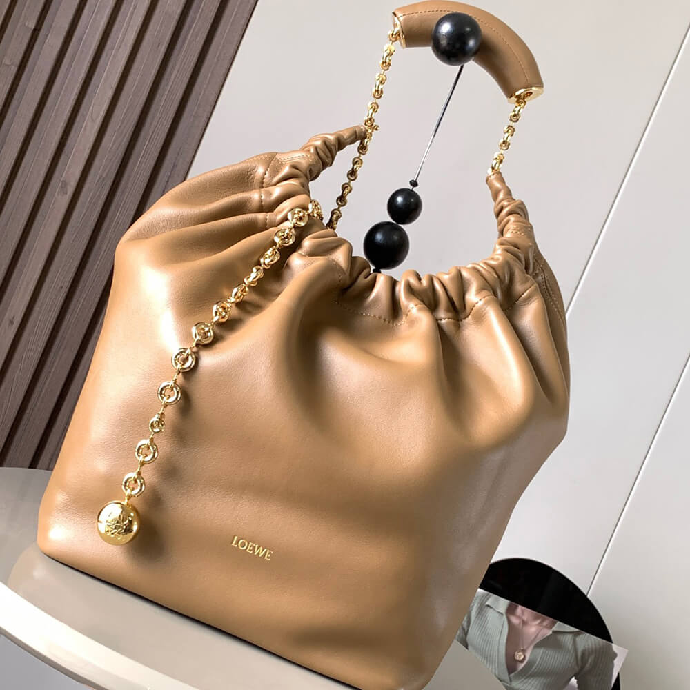 L0ew* Medium Squeeze bag in nappa lambskin