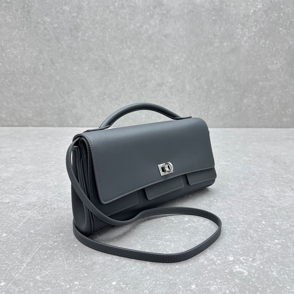 Ba1en*iaga Women’s Bel Air Clutch On Strap Small(HIGH-END GRADE)