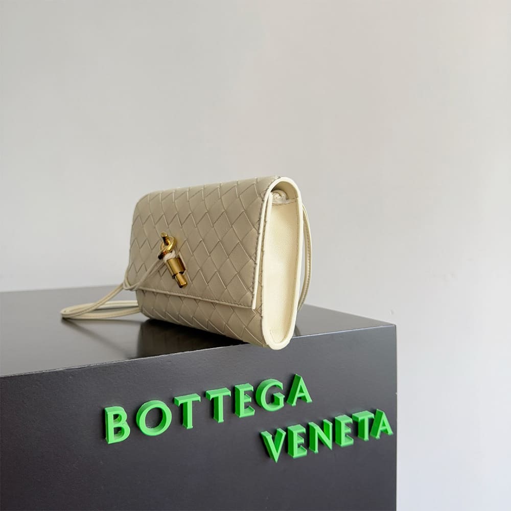 Bottege Ven*ta Andiamo Pouch on Strap(HIGH-END GRADE)