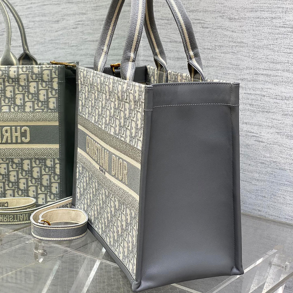 D10r Medium D10r Book Tote