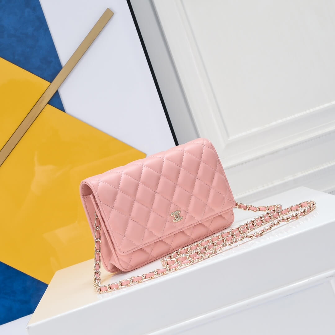 Ch**el classic chain wallet