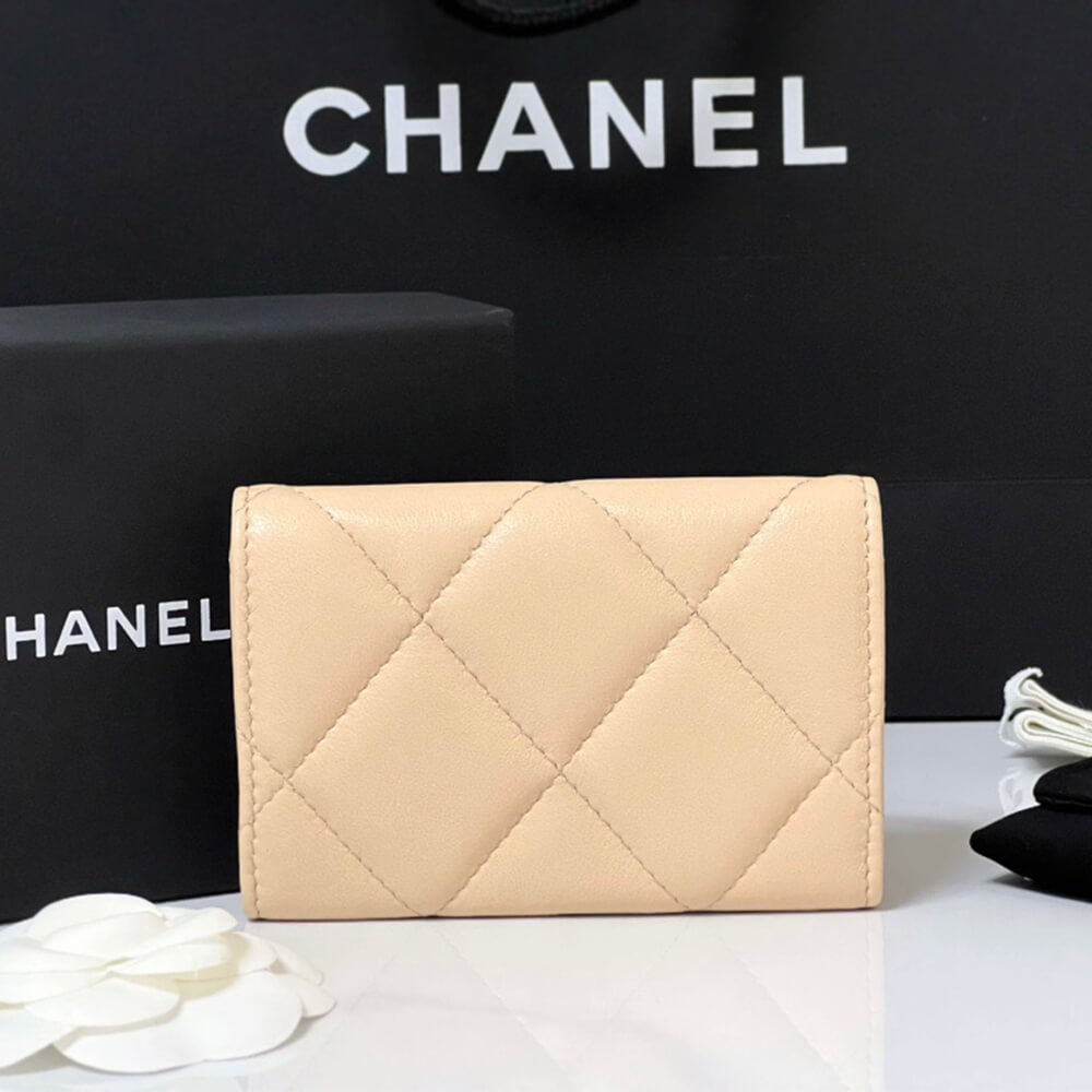 Ch**el 19 flap card holder