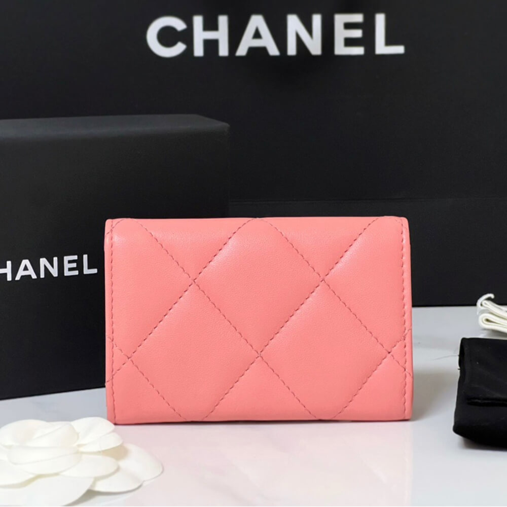 Ch**el 19 flap card holder