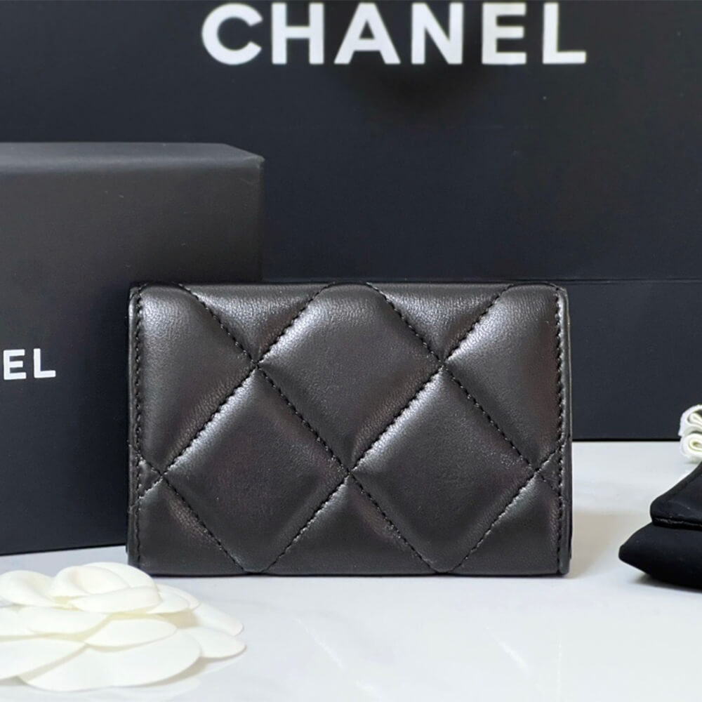 Ch**el 19 flap card holder