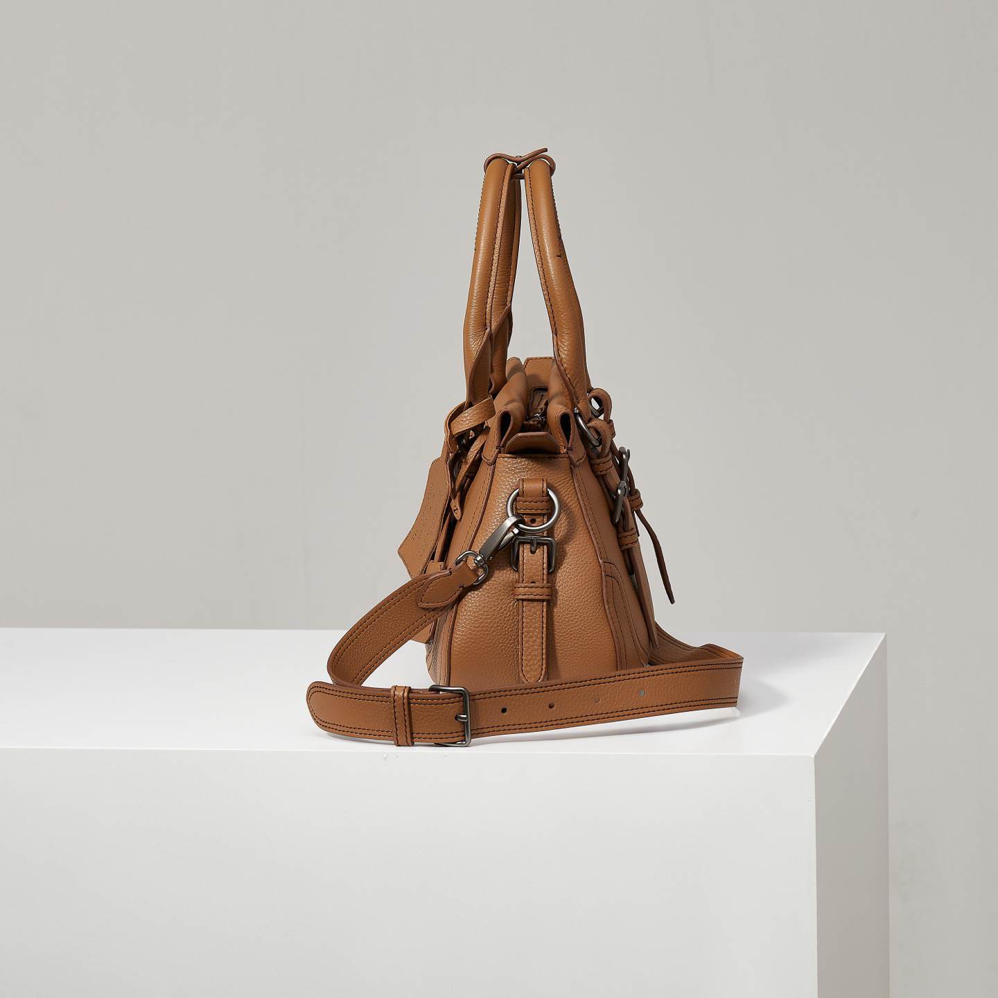 Pra*a Large leather tote bag(HIGH-END GRADE)