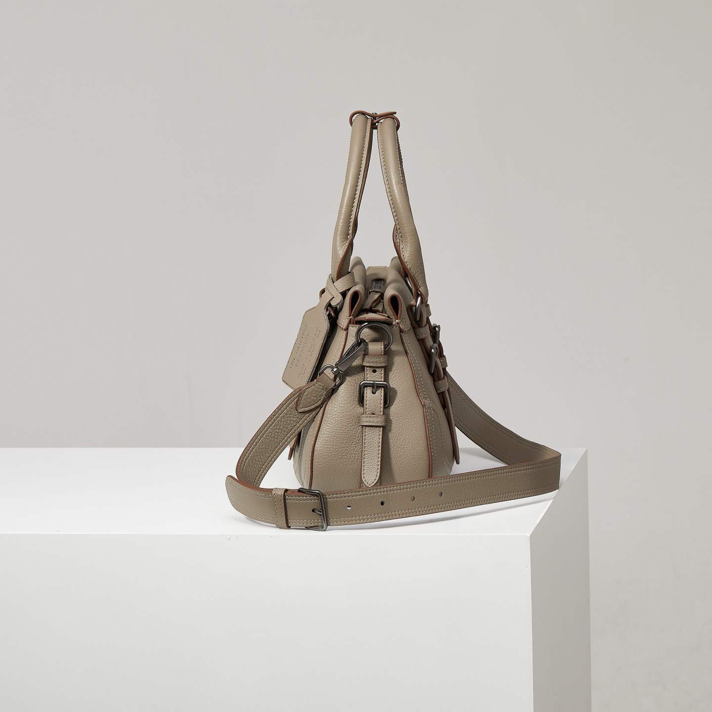 Pra*a Large leather tote bag(HIGH-END GRADE)