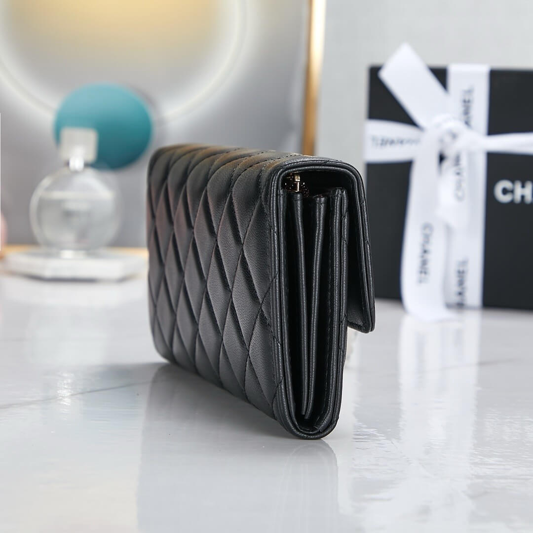 Ch**el classic long wallet