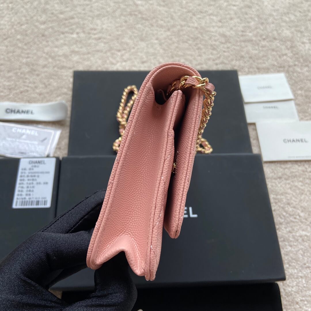 Ch**el classic chain wallet