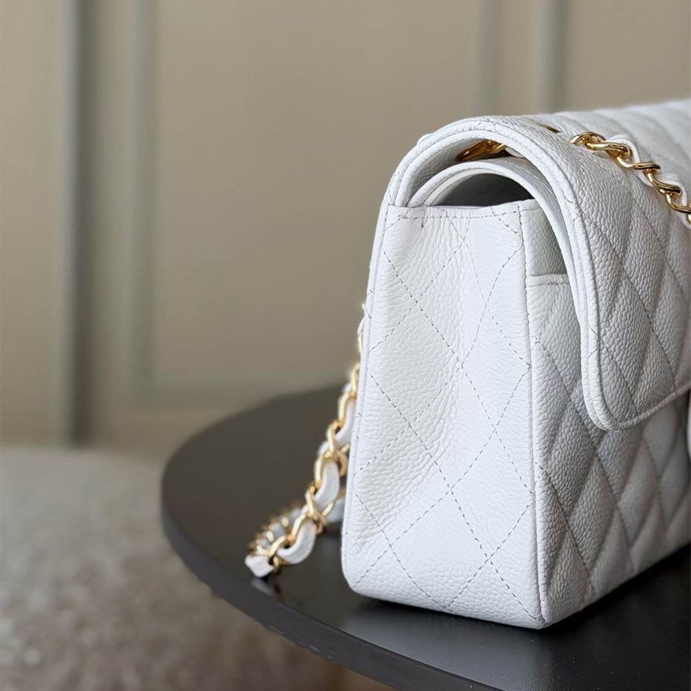 Ch**el SMALL CLASSIC HANDBAG
