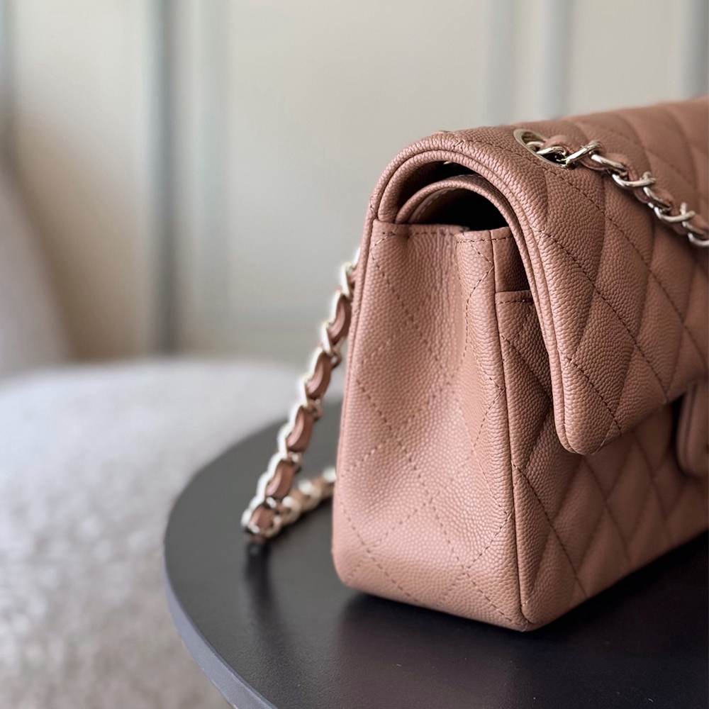 Ch**el SMALL CLASSIC HANDBAG