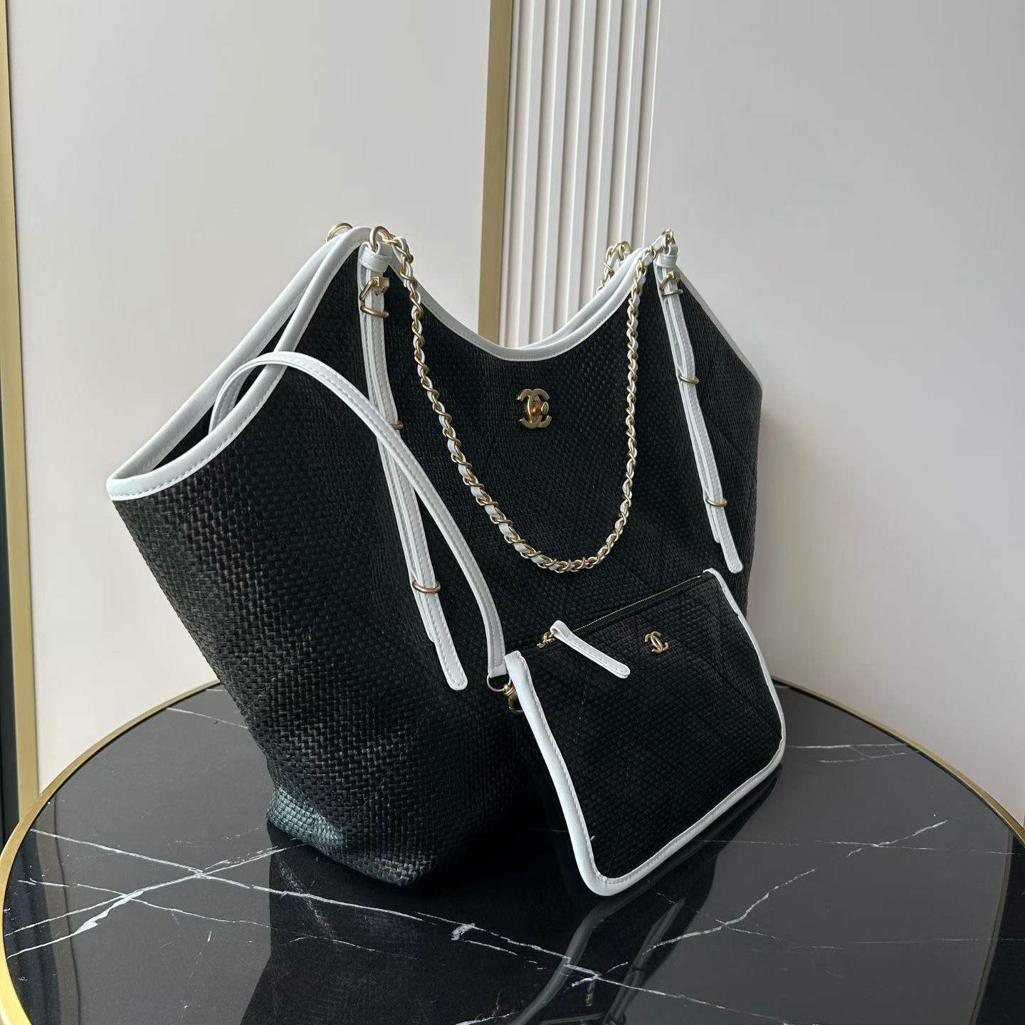 Ch**el MAXI SHOPPING BAG(HIGH-END GRADE)