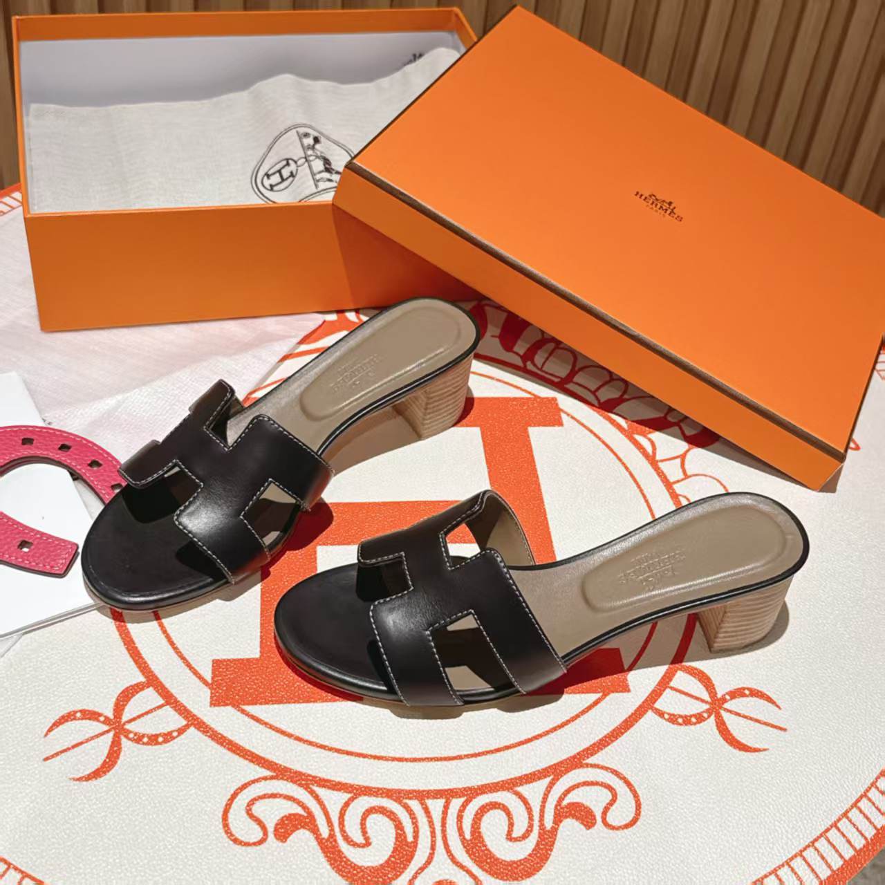H**me5 Oasis sandal
