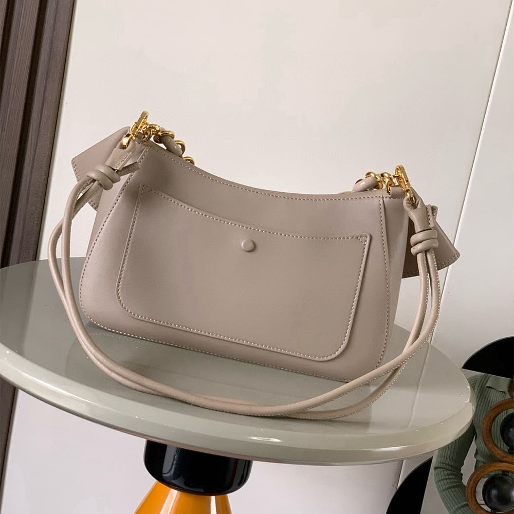 L0ew* Medium Ola bag in smooth calfskin(HIGH-END GRADE)