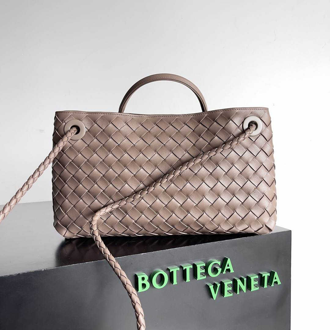 B0tt*ga Ven*ta East-West Andiamo(HIGH-END GRADE)