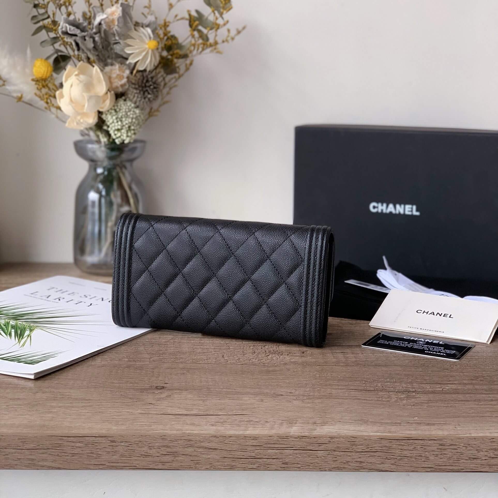 Ch**el classic long wallet