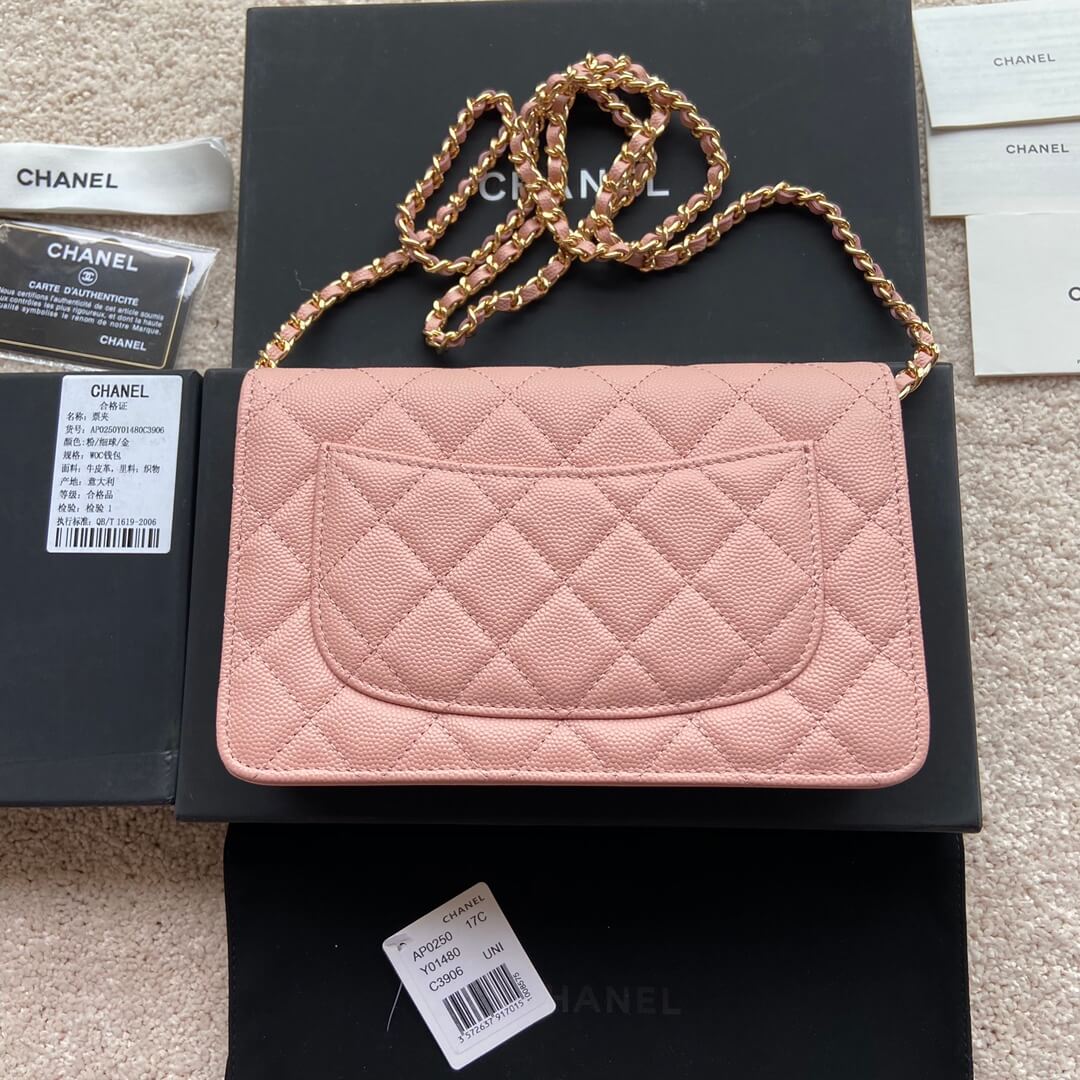 Ch**el classic chain wallet