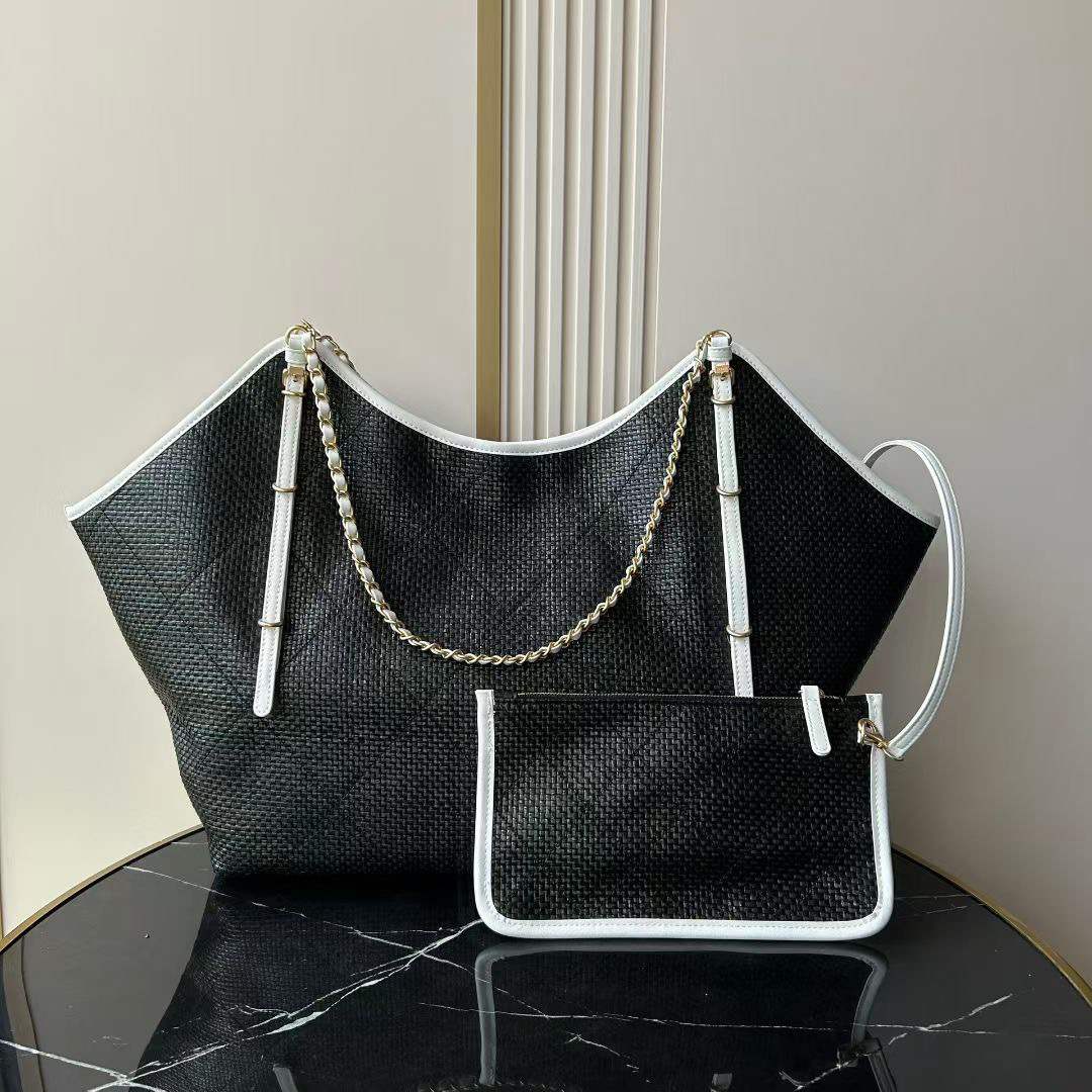 Ch**el MAXI SHOPPING BAG(HIGH-END GRADE)