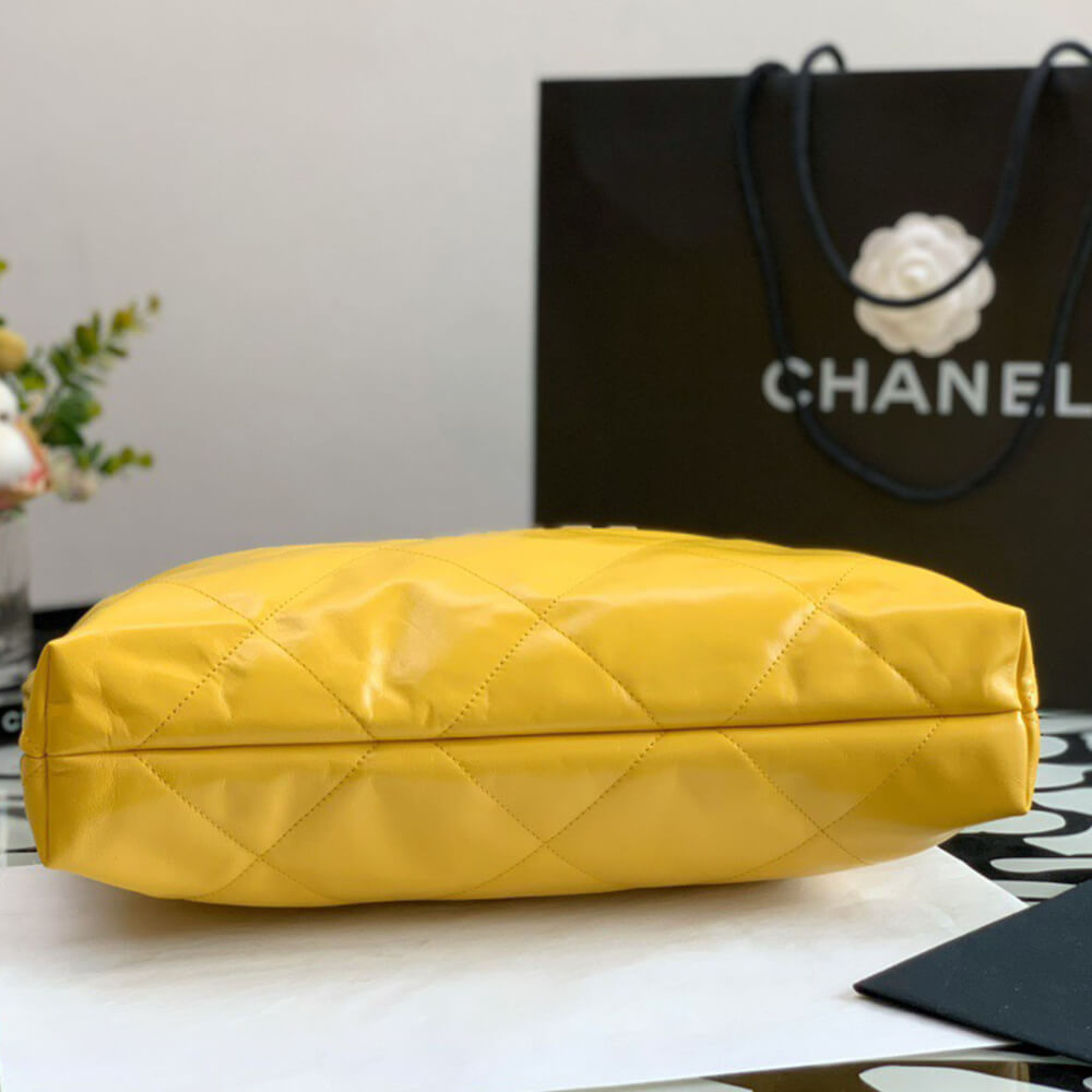 Ch**el 22 SMALL HANDBAG